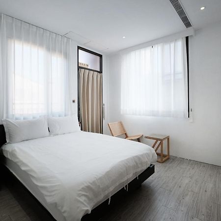 Journey Hostel Tainan Buitenkant foto