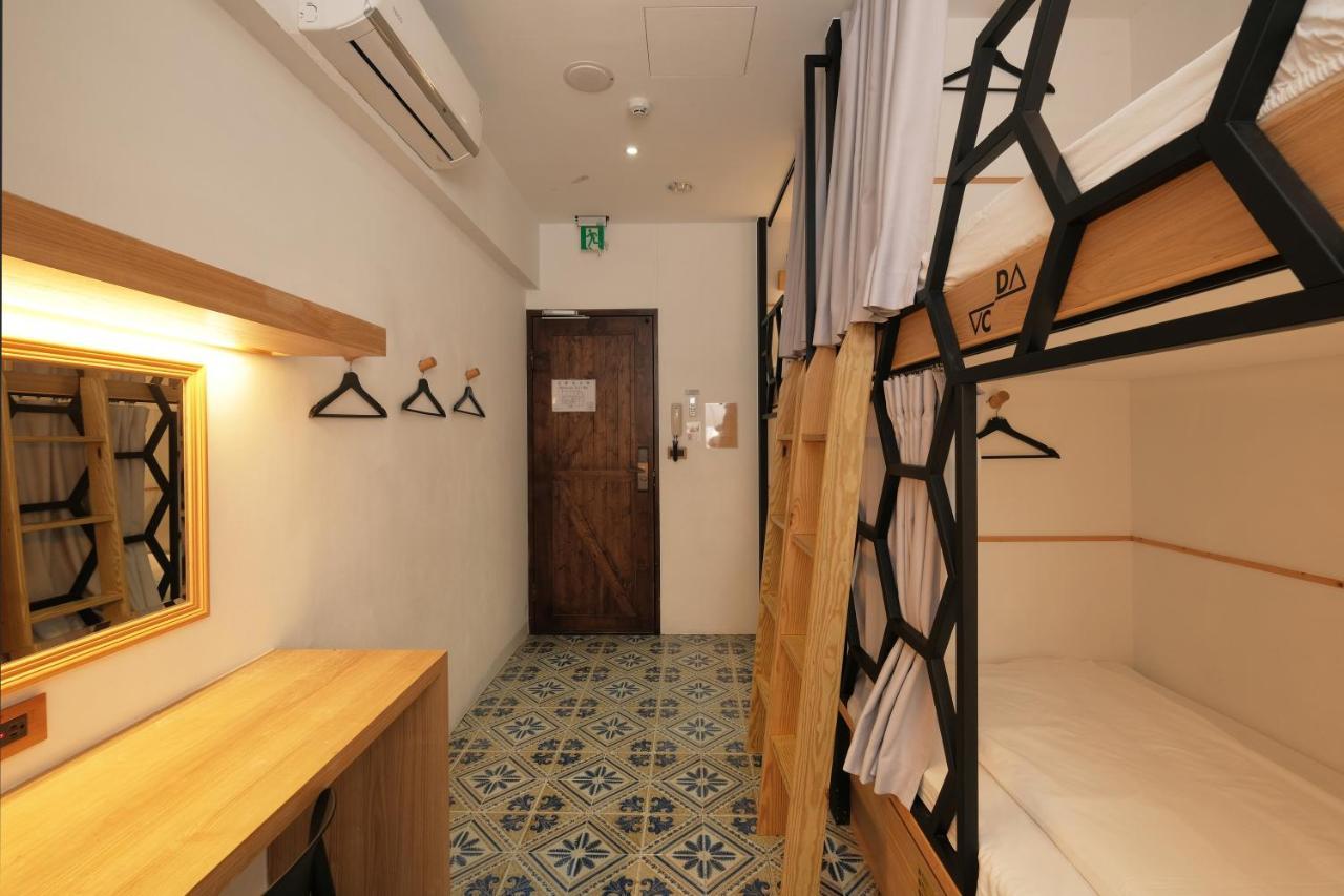 Journey Hostel Tainan Buitenkant foto