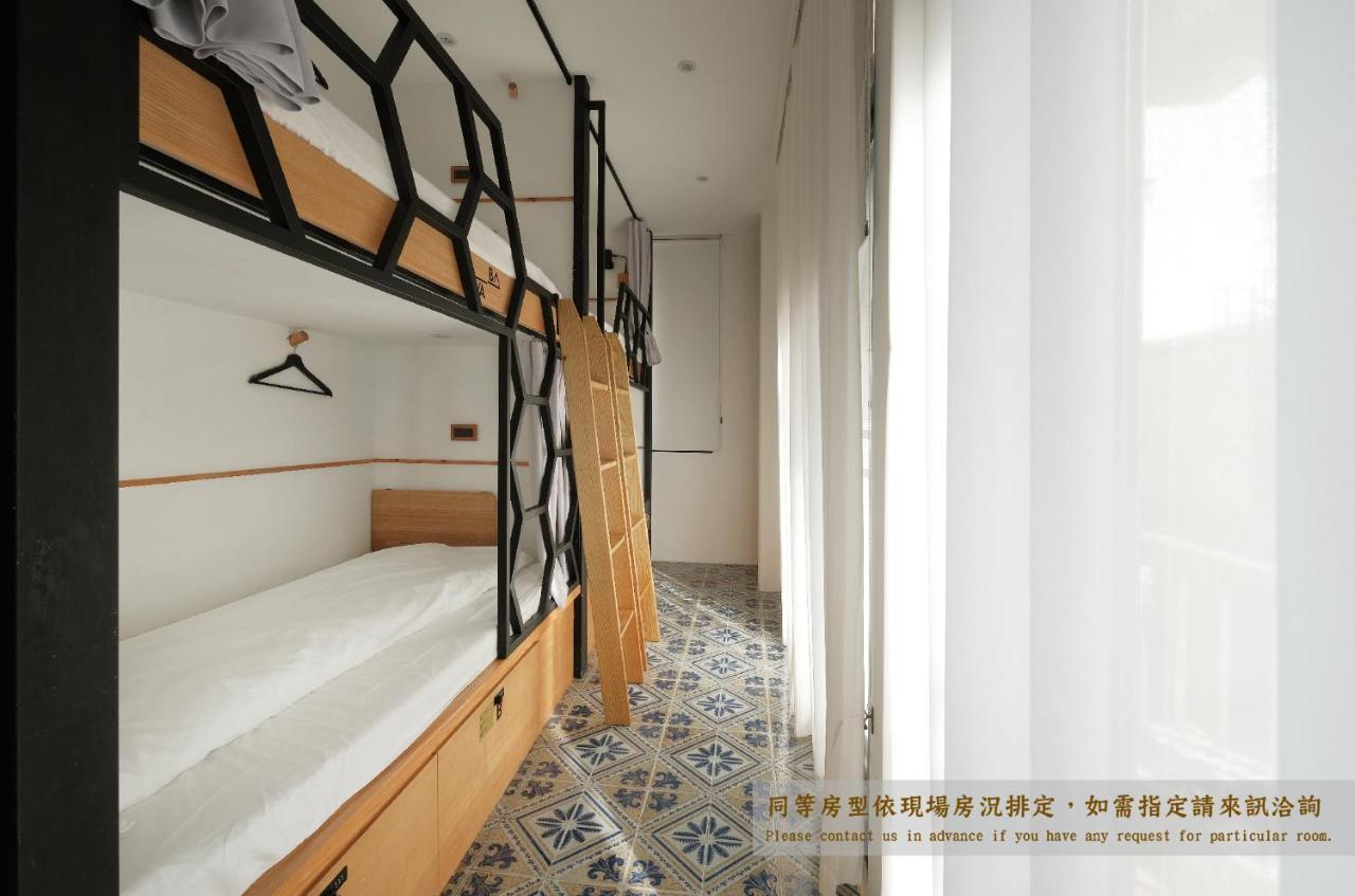 Journey Hostel Tainan Buitenkant foto