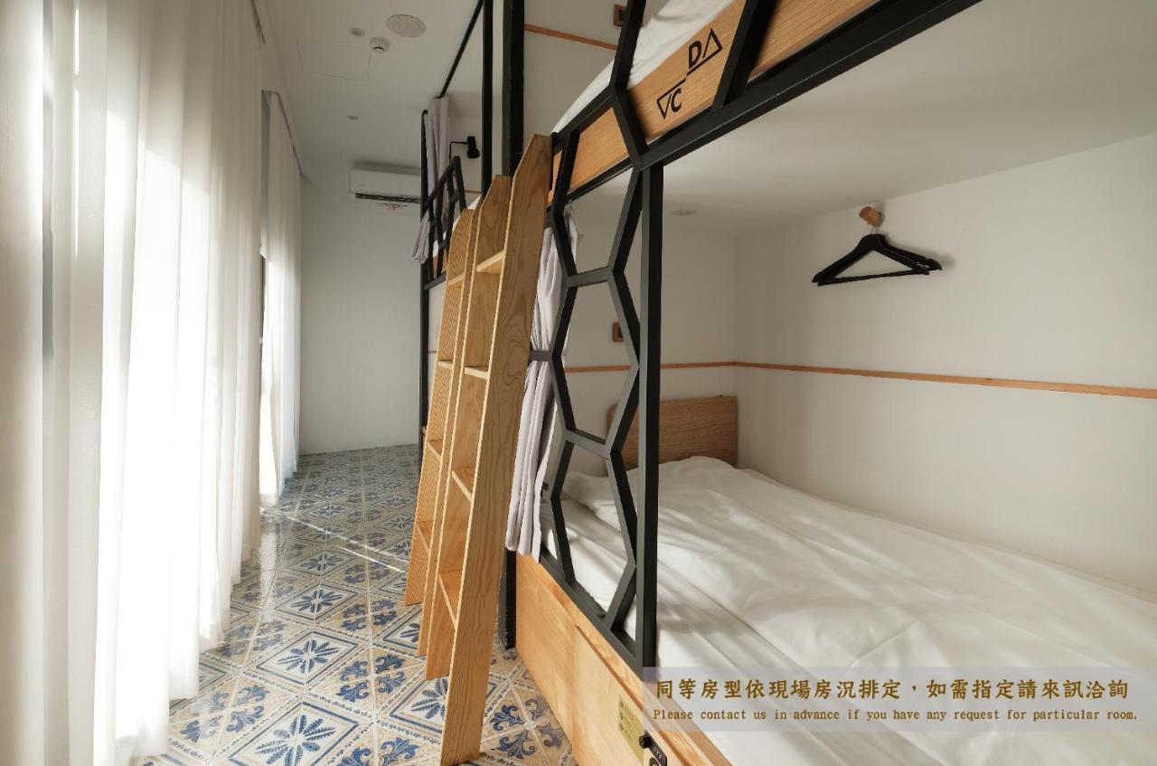 Journey Hostel Tainan Buitenkant foto