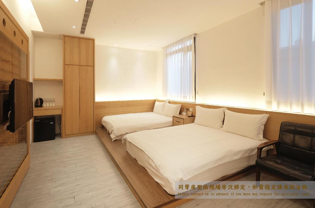 Journey Hostel Tainan Buitenkant foto