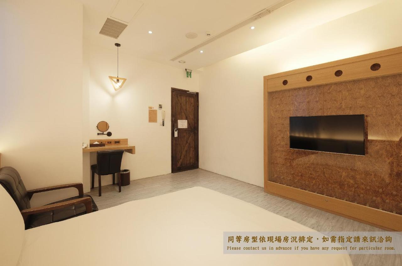 Journey Hostel Tainan Buitenkant foto