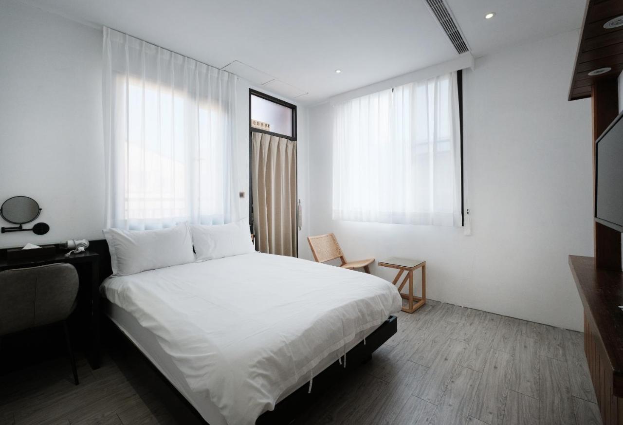 Journey Hostel Tainan Buitenkant foto