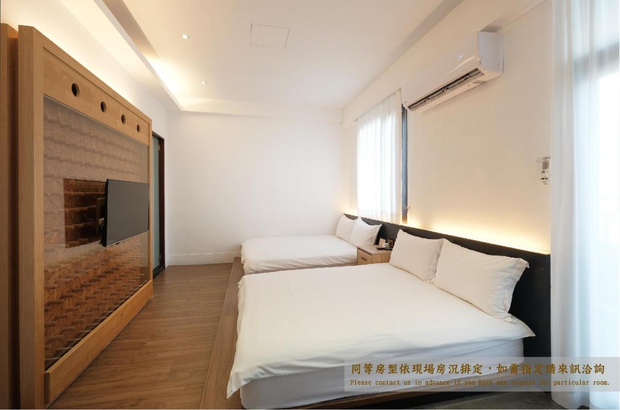 Journey Hostel Tainan Buitenkant foto
