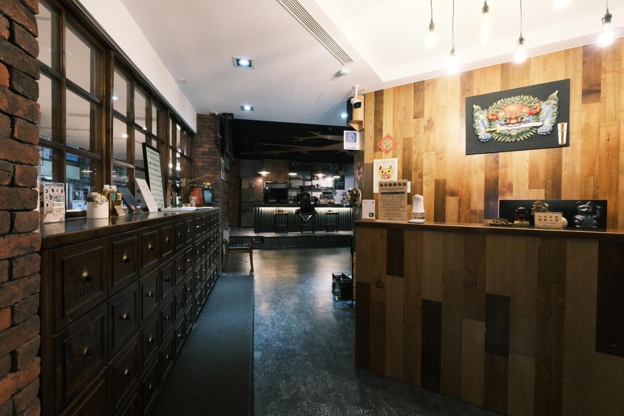 Journey Hostel Tainan Buitenkant foto